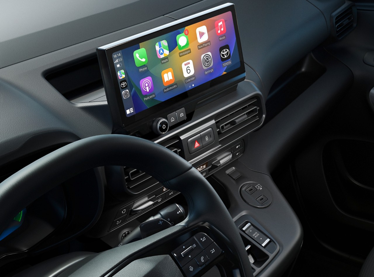 Apple CarPlay á margmiðlunarskjánum í Proace City Verso